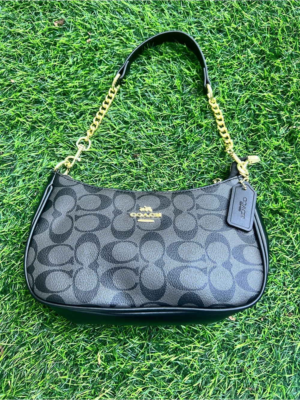 Coach Black Signature Canvas Shoulder Bag with Gold Hardware - Picture 2 of 4
